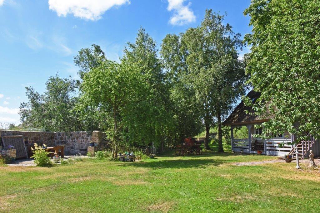 Ferienwohnung Judbidzi Pape Exterior foto